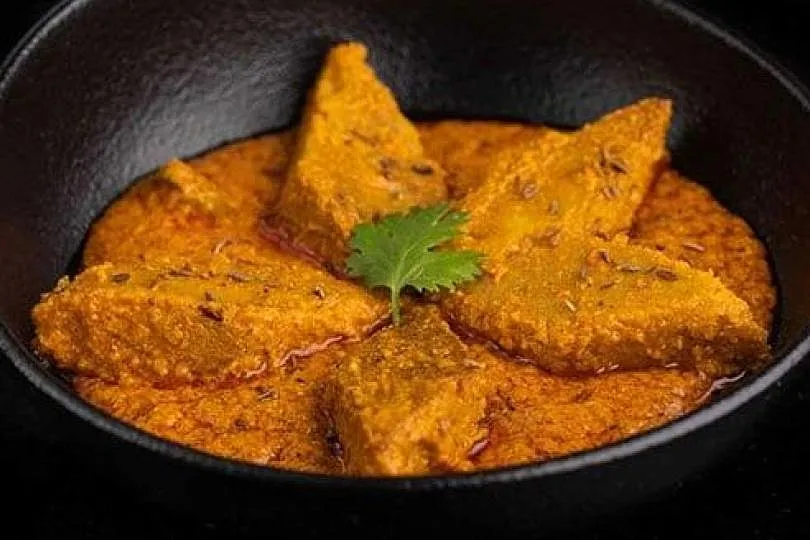 In Bengali cuisine, there is a dish called dhoka’r dalna which literally comes from the word ‘dhoka’ (to fool someone). It’s prepared as a part of  a repertoire of vegetarian recipes made with lentils and looks like fat chunks of meat in a curry 