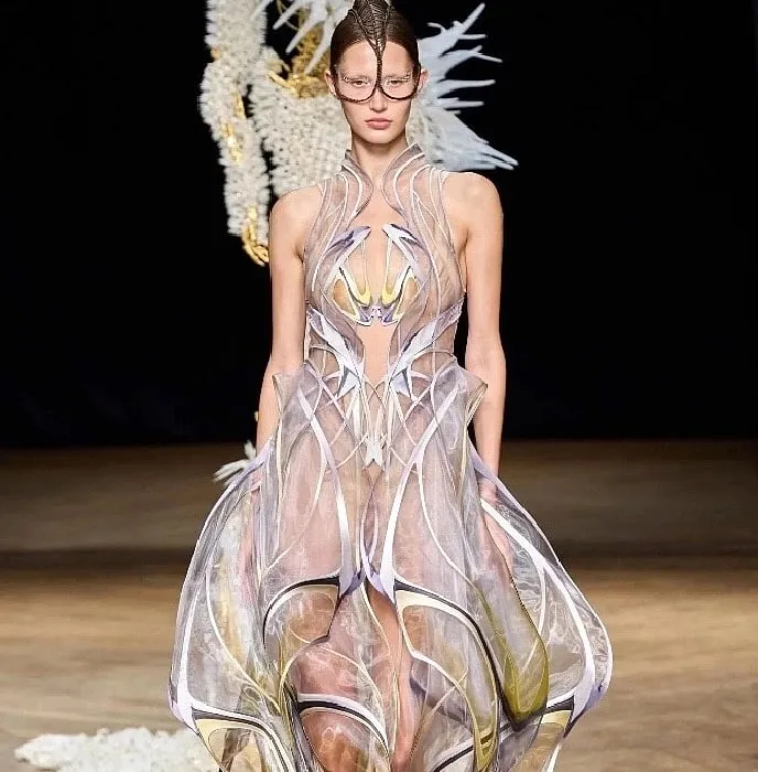 Iris van Herpen showed futuristic 3D-style dresses at Haute Couture Week in Paris this year for Fall 2022 collection. 