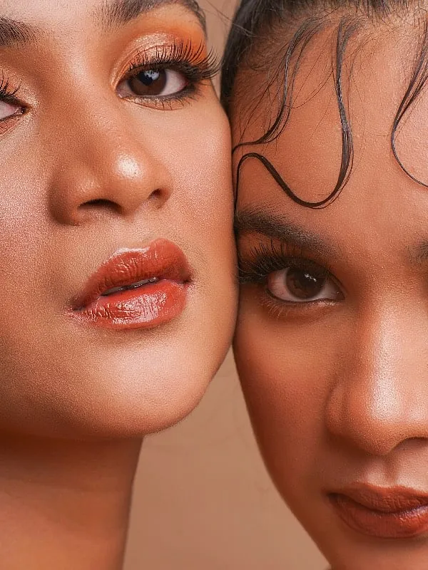 When it’s humid outside, your make-up can tend to slip-slide all over, and a primer can blur pores, even out skin and serve as something for make-up to grip on to, which will keep your foundation, blush and concealer in place. Photo: Pexels 