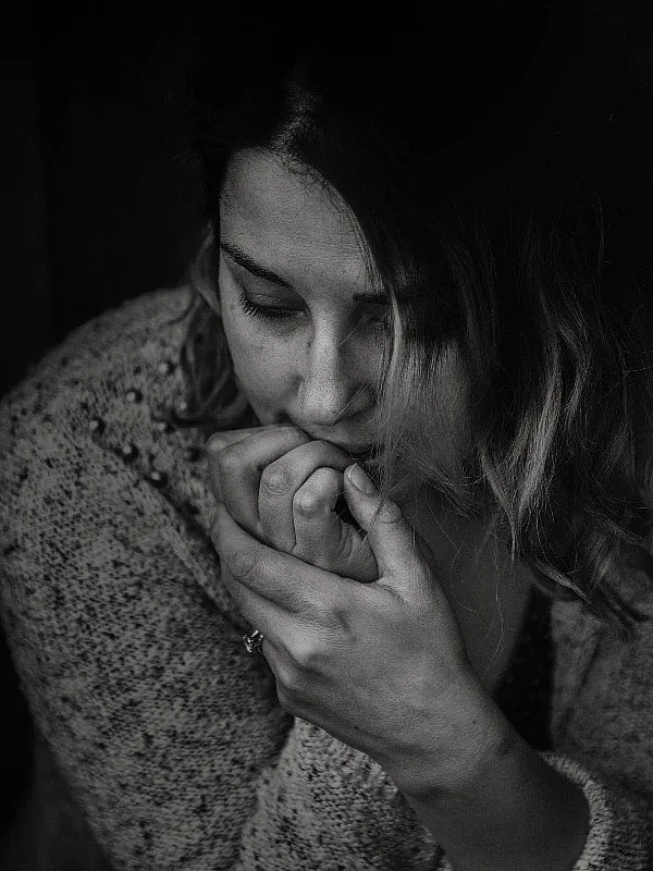 Understanding a BFRB patient’s unique biochemistry and neurobiology can tell us a lot about the why of certain behaviours. Image: Pexels 