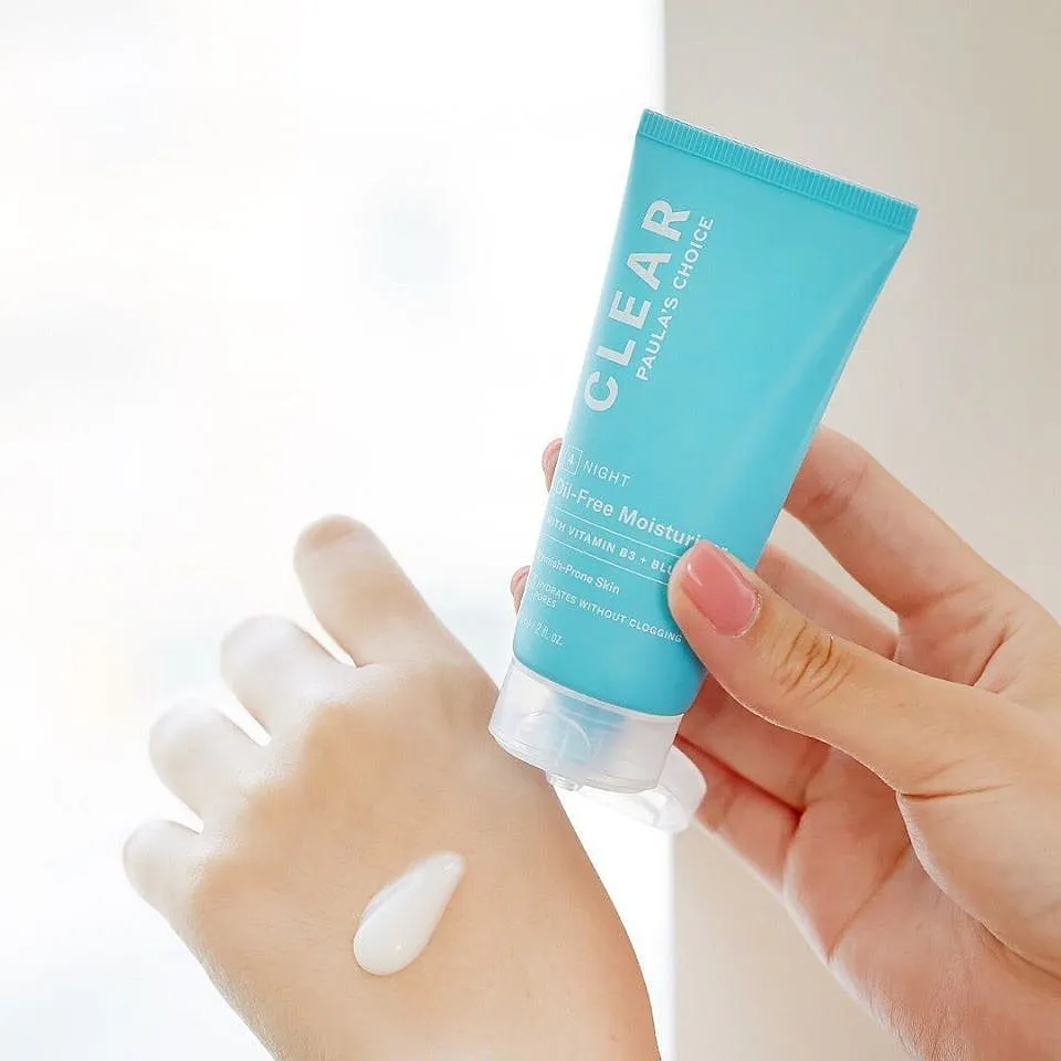 Paula’s Choice CLEAR Oil-Free MoisturiserShop here₹ 2,640This soothing, weightless gel-cream keeps acne-prone skin hydrated and fortified without clogging pores. Niacinamide refines pores, while an antioxidant complex reduces redness and soothes discomfort. Once you apply it, it’ll sink right in, so you don’t have to worry about an oil slick all day. 