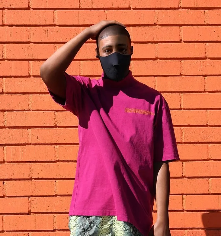 Blawko:Sleek body, buzz-cut hair and tattoos on his face, Blawko can easily come across as the robot fuckboi of the Y2K generation. So it’s not surprising that he has a huge following of over 138,000 on Instagram. Known as the sidekick of Lil Miquela and as the boyfriend of Bermuda, Blawko plays with streetwear fashion with oversized T-shirts and pajama-style bottoms.  Instagram: @blawko22 