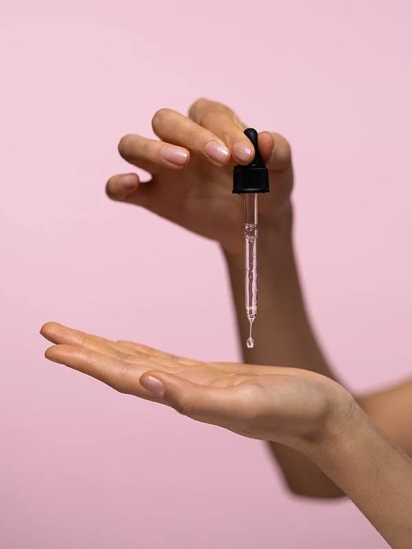 Peptides are scaling the trend charts because unlike other anti-ageing ingredients, they do not cause irritation or redness and are safe to use on all skin types. Photo: Pexels 