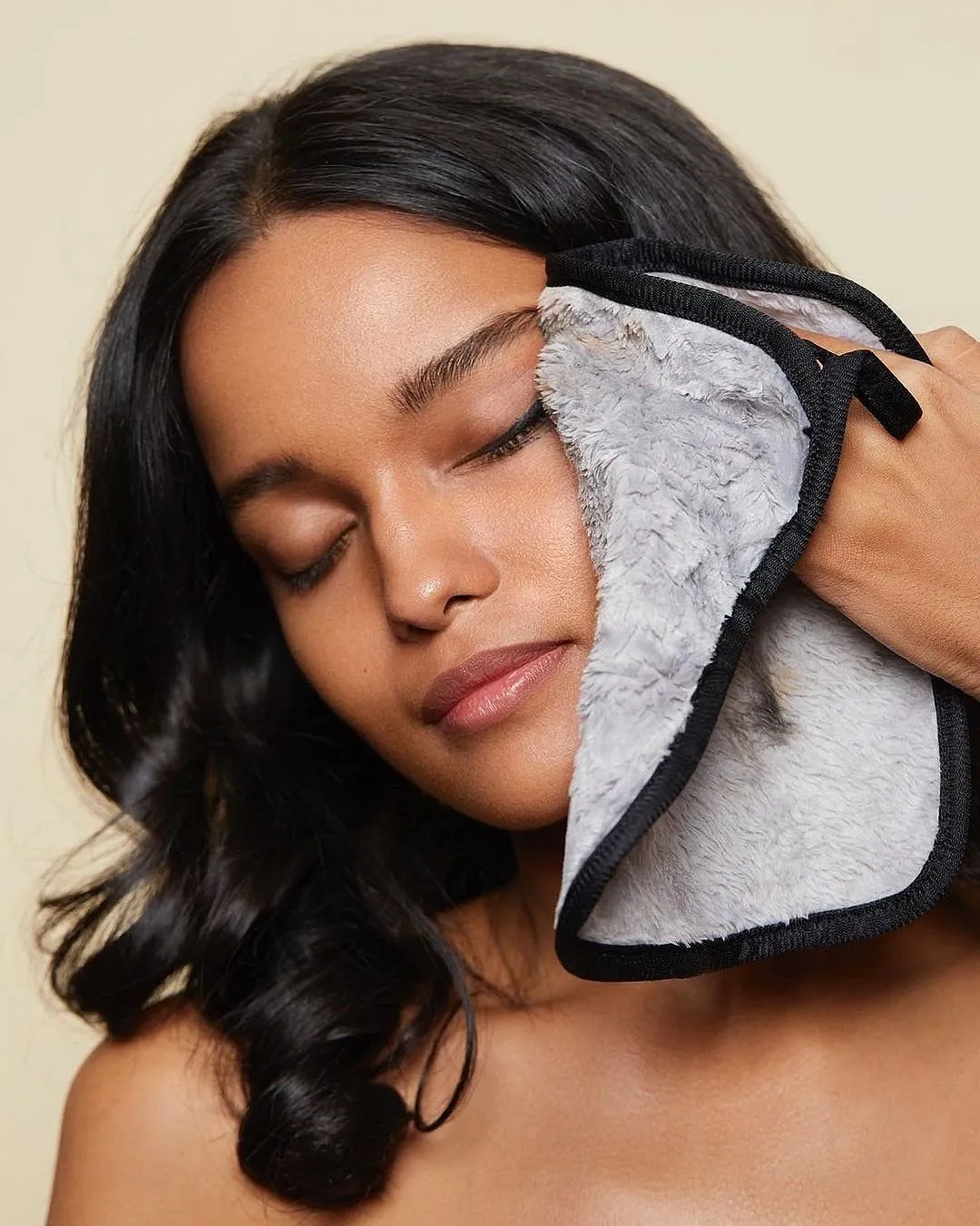 Simply Nam Makeup Remover TowelsShop here₹ 990Want to remove all your make-up with no elbow grease, and no actual grease at all either? This towel has small microfibres, each 50-100 times smaller than human hair, to ensure that even the smallest particles of make-up are lifting from your skin’s surface. For best results, wet the towel with warm water and swipe it across the face in circular motions.  