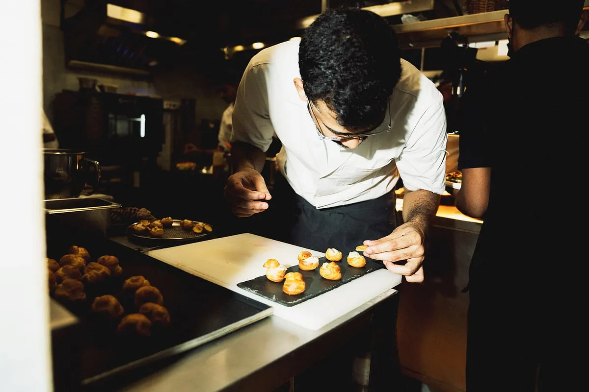 The pastry chef prepping the dishes. Image: Tuhin Chandra 