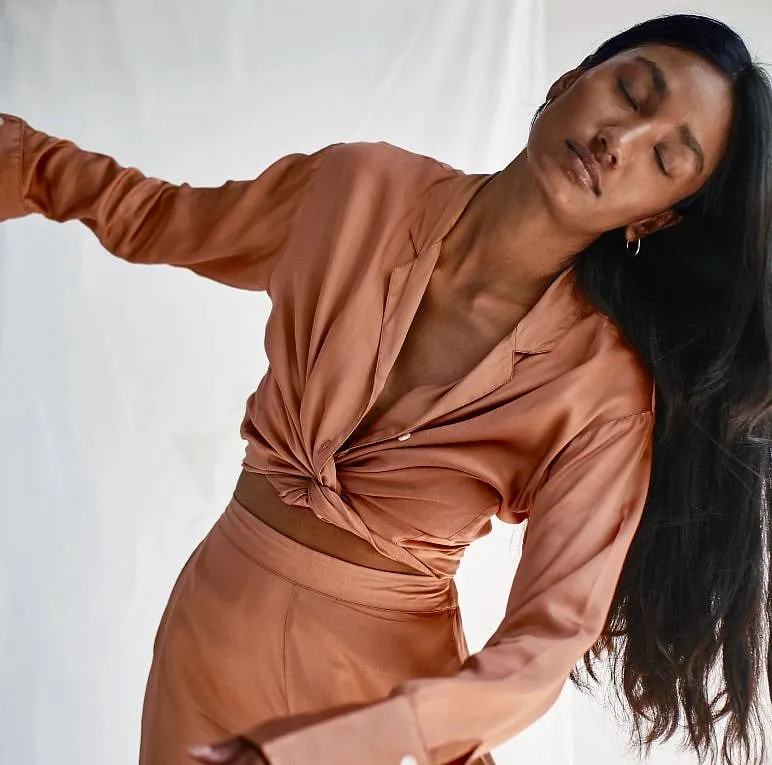 As a conscious label, Lagom's collections are created using natural waste 