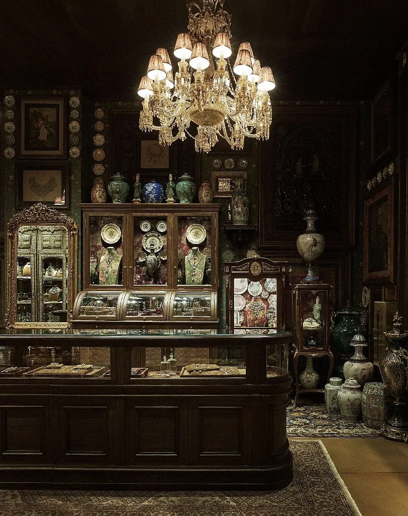  The New York flagship is a metaphor for the journey from Calcutta to New York 
