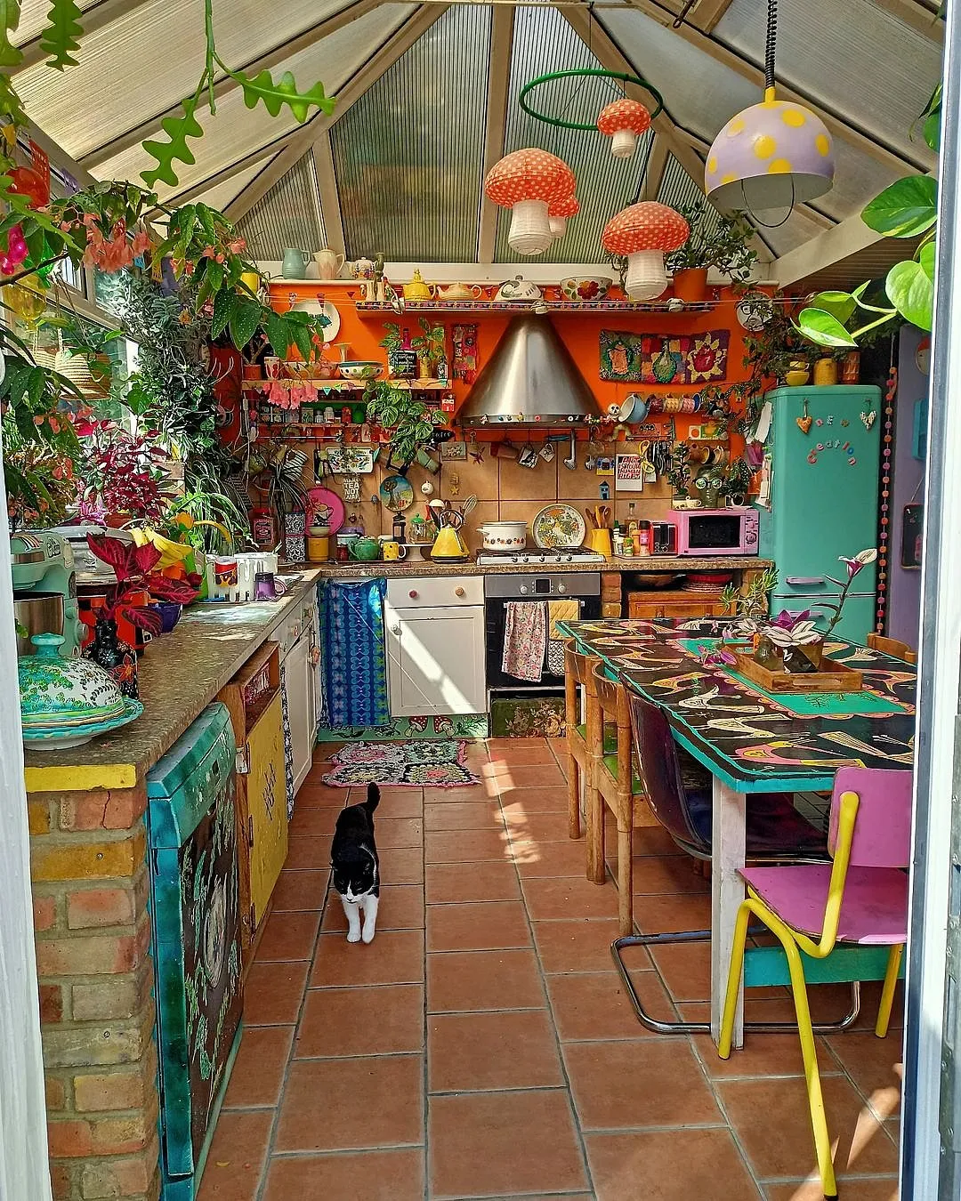 Cluttercore encourages displaying an abundance of objects but it’s more about strategically positioning them and less about piling them up sloppily in a corner. Image: Instagram.com/knitchings 