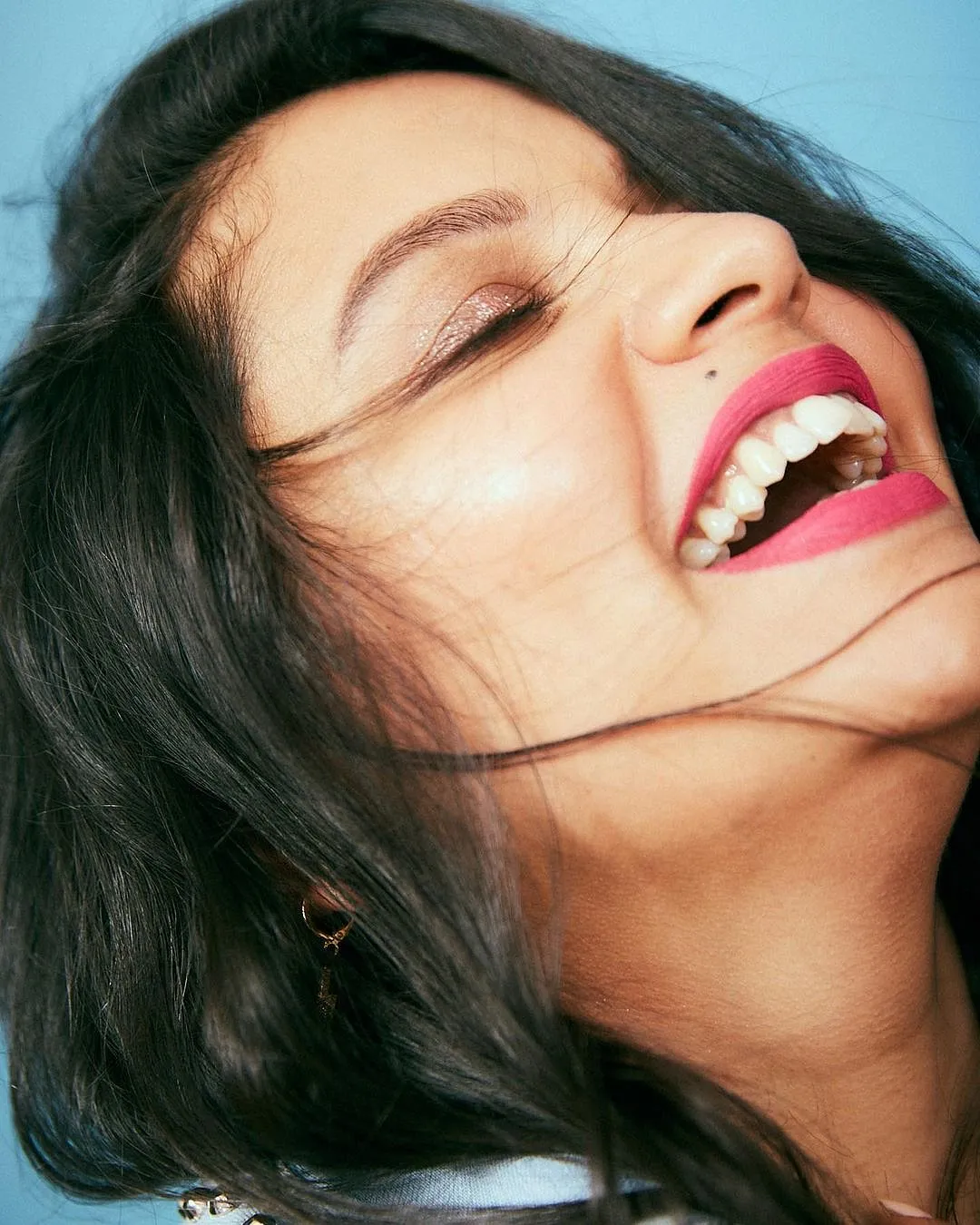 Arti Nayar, celebrity make-up artist oscillates between two methods and has moved to a more environment-friendly approach with a make-up removal towel 