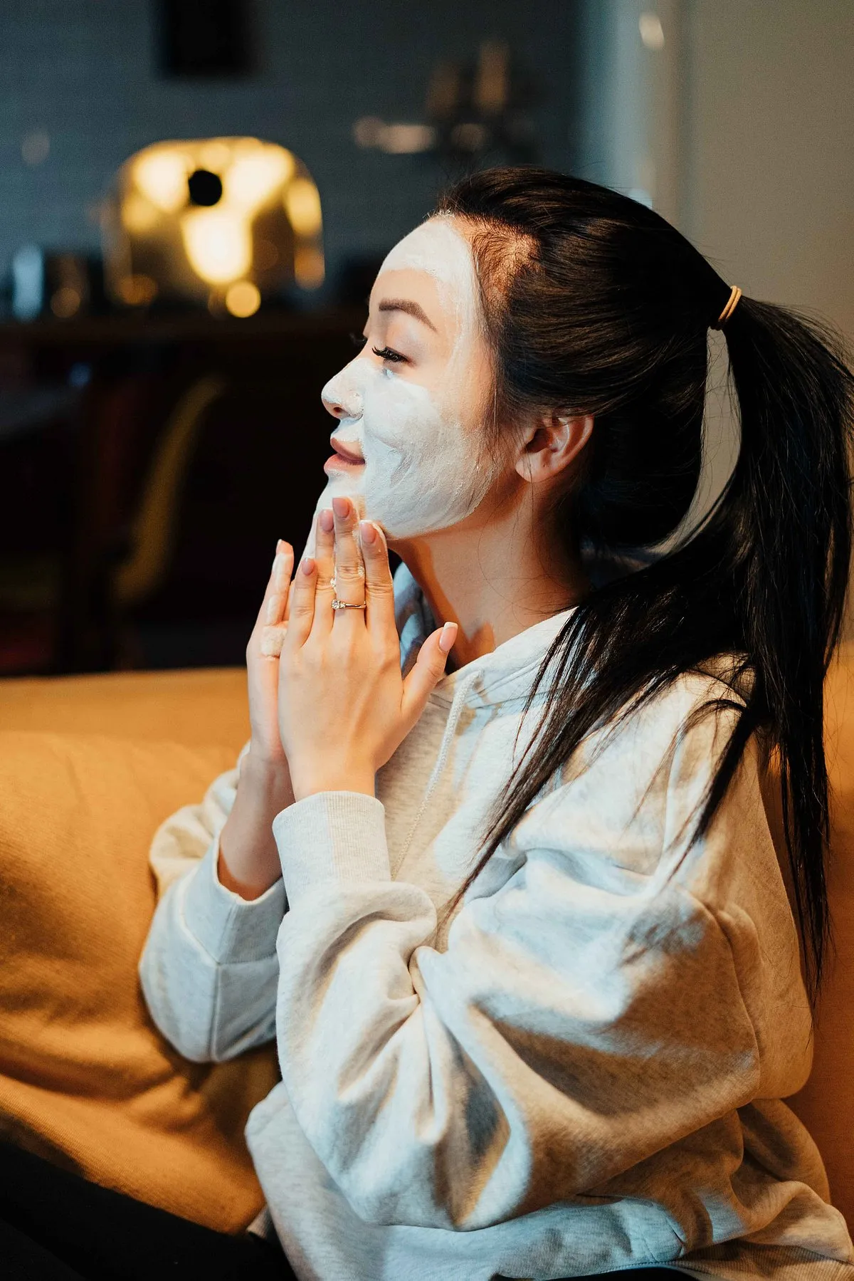 When you see Korean influencers, or K-pop idols flaunting as-perfect-as-photoshopped skin, it becomes a trend first, and an idealistic standard then, leaving everybody yearning for it in no time. Image: Pexels 