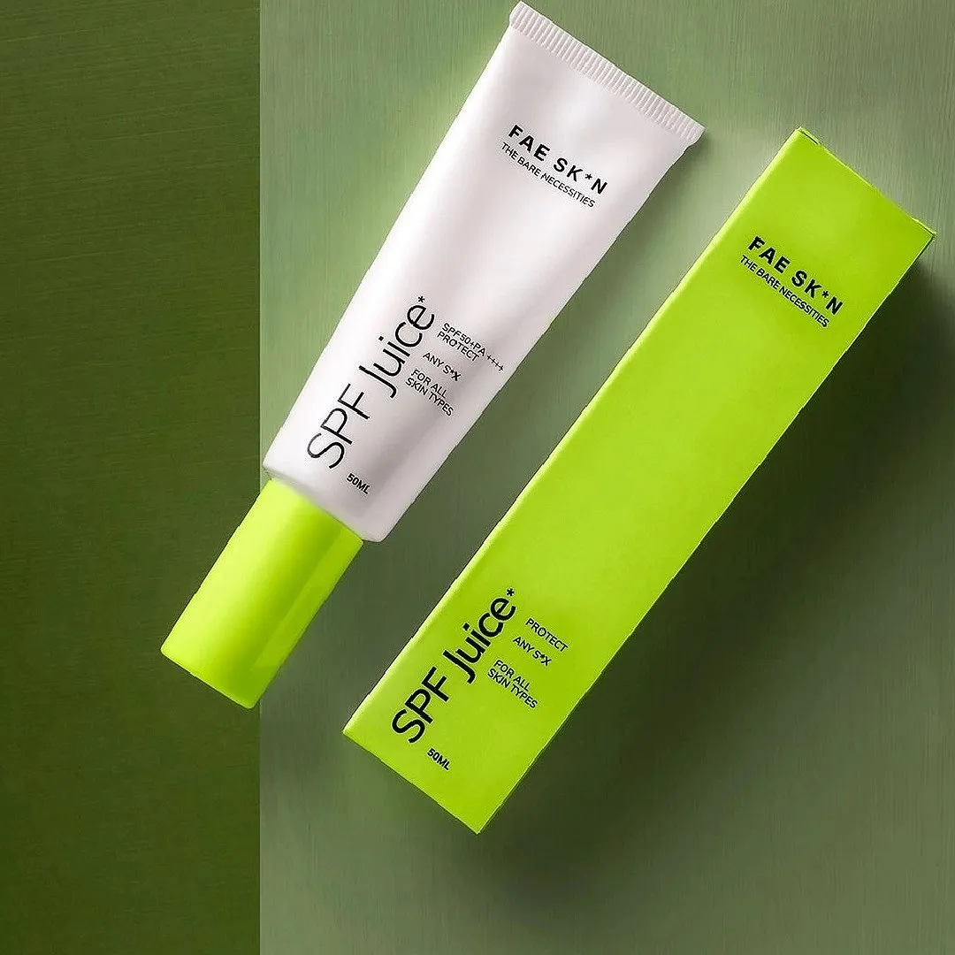 Physical-chemical hybrid SPF Juice from FAE Beauty is one of the most lightweight sunscreens you’ll ever come across. The formula gets absorbed into the skin in no time, making sunscreens convenient, practical and user-friendly 
