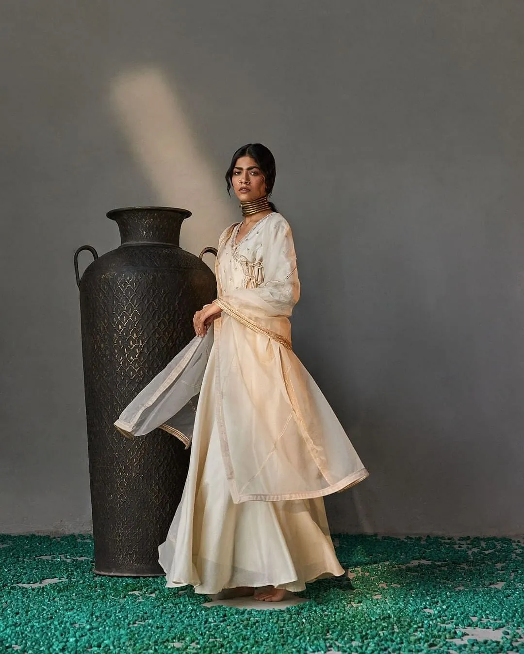 Warra You don’t have to scroll too far down Warra’s Instagram page to learn that the New Delhi-based label creates the kind of traditional wear which seamlessly merges comfort and style. For the festive season, invest in their classic kurta sets–they are made with rich fabrics, feature a small yet impactful dose of delicate hand embroidery and come bearing discrete pockets. Warra.in 