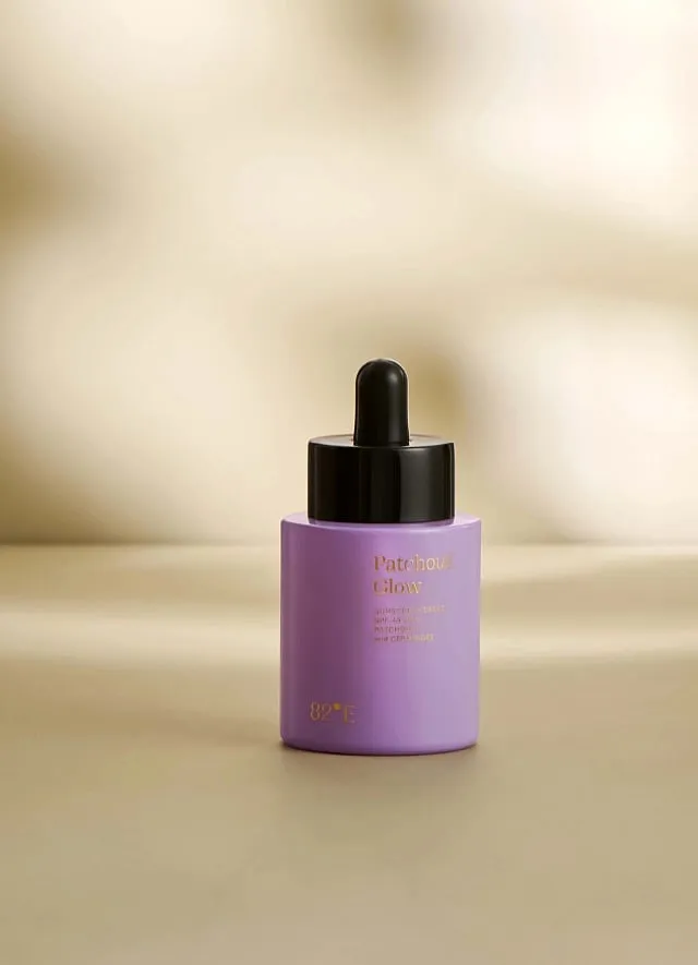 Patchouli Glow is a natural sunscreen that lists Diethylamino Hydroxybenzoyl Hexyl Benzoate in its ingredients, a new generation chemical sunscreen that protects against UVA rays, which is supposed to work well on sensitive skin and is environmentally safe 