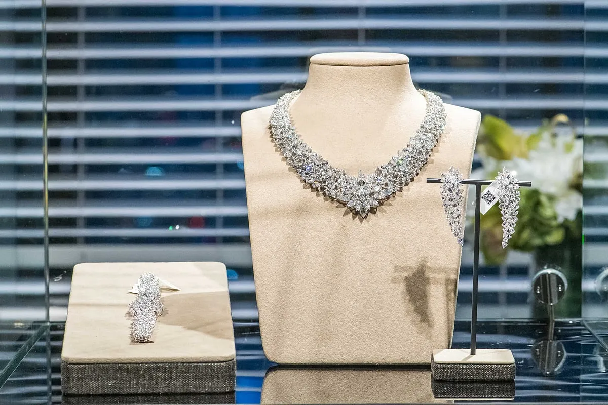 For Bloomingdale's 150th anniversary celebrations, Mehta created a 150-carat suite using natural colourless diamonds ranging from D to F colour and IF to VS2 clarity; a mix of  brilliant diamonds interspersed with signature Harakh rose-cuts 