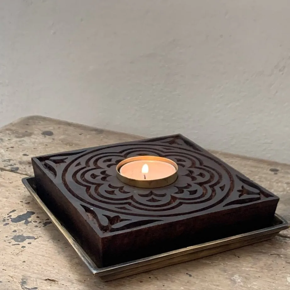 Organic Connect (@theorganicconnect)Crafts and traditional hand skills of the Indian subcontinent inspire Organic Connect. The intricate Mughal technique of wood carving on blocks used for printing textiles forms its core with design collectibles that seamlessly fit into a contemporary space. Built on wood such as shisham and teak, a generational community of artisans in the Chhipiwara, Hapur district of Uttar Pradesh forms the brand's backbone. In the hands of Sardar Hussain—who passed away due to COVID-19 last year—the craft was modernised with the addition of brass inlay and a new range of products. 