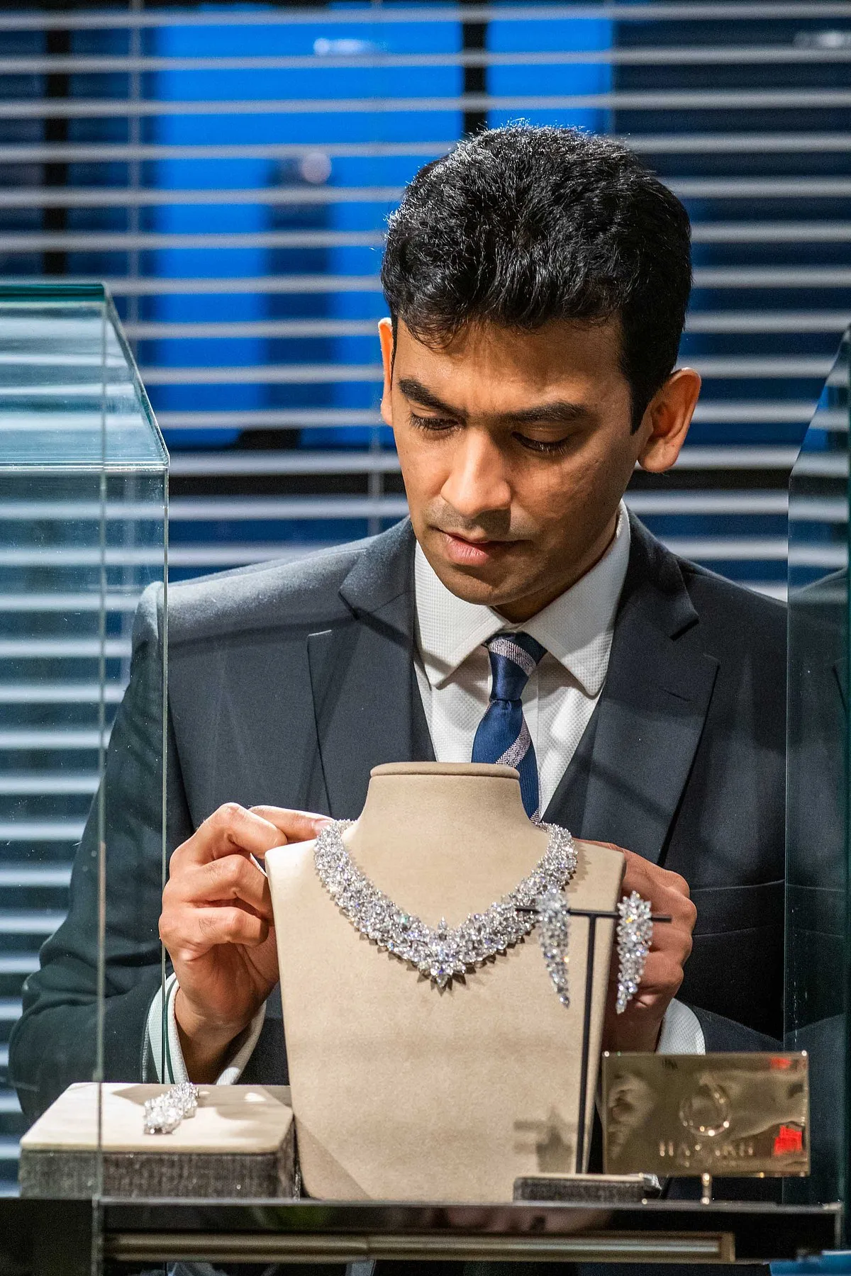 Fourth-generation jeweller, Harakh Mehta's achievements include a special commission by Bloomingdale’s for their 150th anniversary; New York’s Fashion Group International Rising Star Award in 2020; and the official jeweller for Le Bal de Debutantes in 2019 