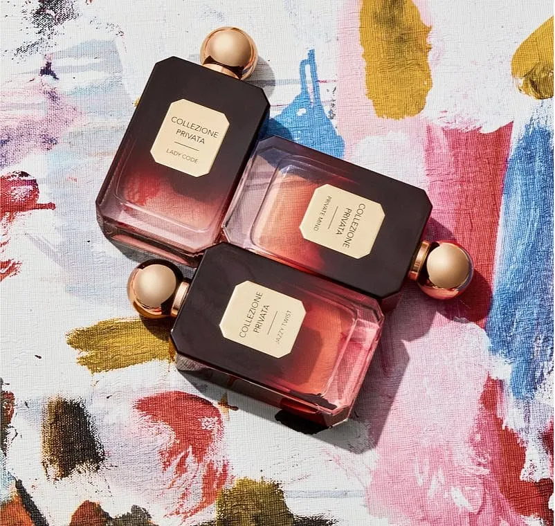 The difference between a designer and an artisanal scent lies in the formula's complexity and the artisanal brand's boutique nature (little to no traditional advertising) 