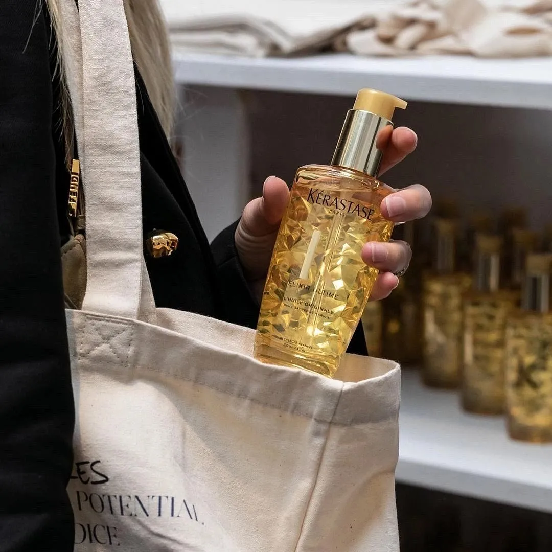 Kérastase L’Huile Originale Elixir UltimeFrom smoothening the hair to offering heat protection, taming frizz to controlling damage, this serum is a versatile do-it-all. The rich formulation is an amalgamation of five precious oils, namely marula, argan, camellia, corn germ and Pracaxi that soften, smoothen and protect the tresses. The texture definitely makes it a win-win, rendering nourishment sans weighing down the hair. Did we mention that Emily Rajatkowski swears by it, too?₹ 2,900Shop here 