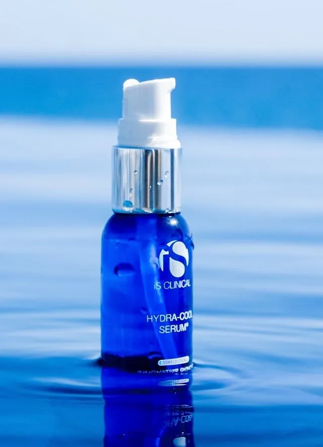 Apart from Hyaluronic Acid, this serum contains Centella Asiatica, Vitamin B, mushroom extract and panthenol to soothe and pacify dry, irritated skin 