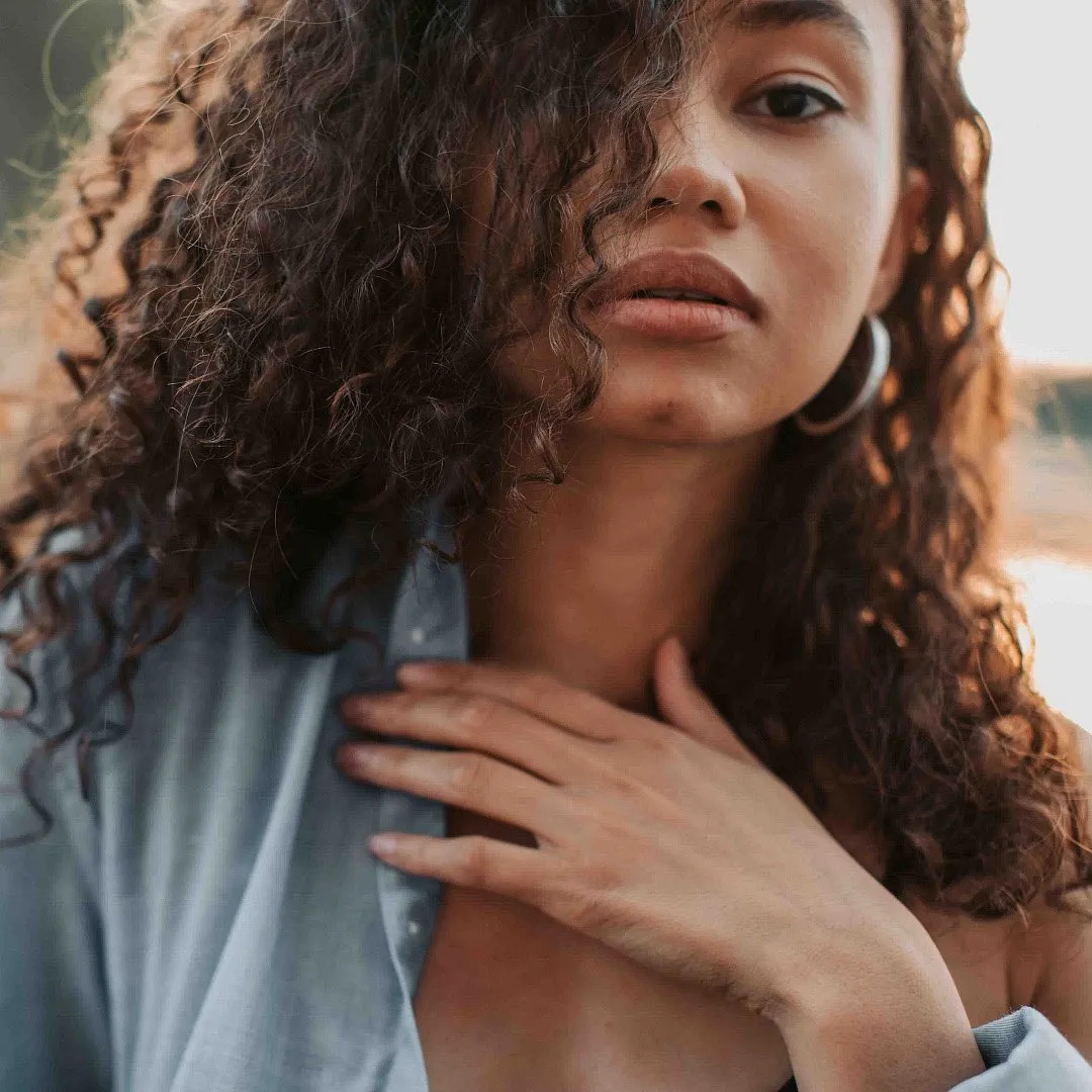 Pooja Singh believes that curly hair needs a good scalp and hair cleanser followed by nourishment, leave-in conditioner and finally gel.  Image: Pexels 