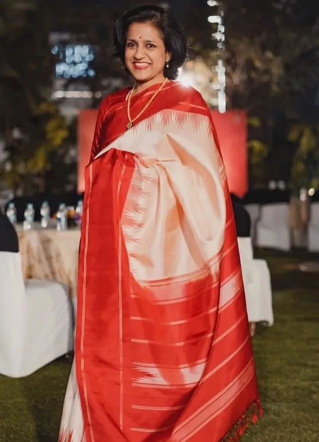 The growing number of advocates for the preservation of sarees can be attributed to the increasing popularity of craft and artisanal products. Image: Instagram.com/afsarnama 