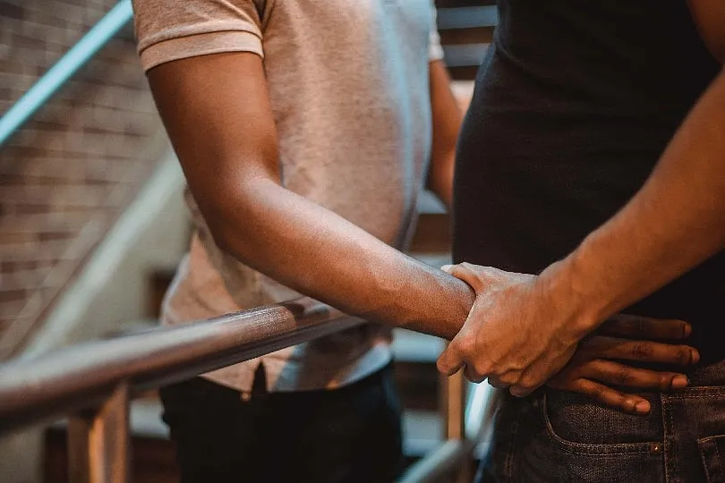 While queerness inherently challenges the binary status quo upheld by a cis het world, the gay community bitterly clings on to dated ideals of the perfect body and masculinity. Image: Pexels. 