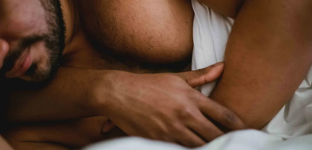 In the queer community, people who fetishise plus-size folks for their bodies, refusing to love or get into any relationship with them off the bed, are often referred to as ‘chubby chasers’ and ‘bear lovers’. Image: Pexels.  