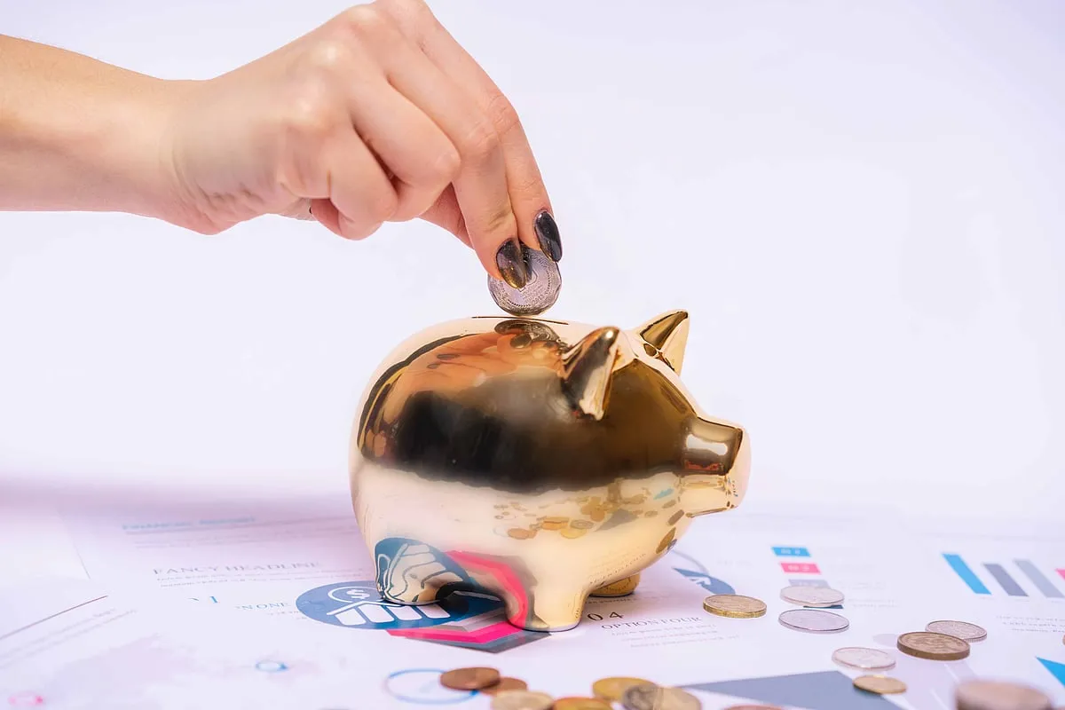 How can you make more money at your primary job? Is there a hobby you could pursue to create an additional income? Image: Pexels 