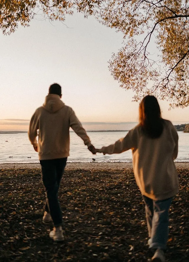 Dating as a side, then, must be seen not as a road brimming with stigma and hate but as a chance to broaden the idea of pleasure—one date at a time. Image: Pexels 