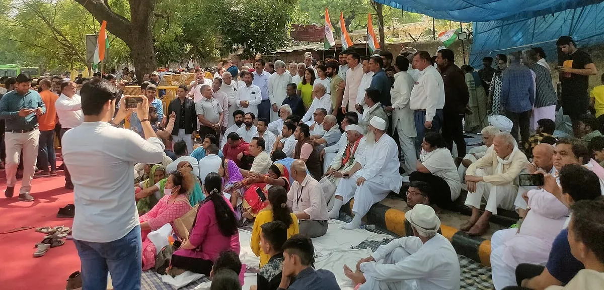 The female wrestlers also moved a petition in the Supreme Court, taking cognisance of which, the court called the allegations “serious” and issued a notice to the Delhi Police. Image: Kaushik Raj 