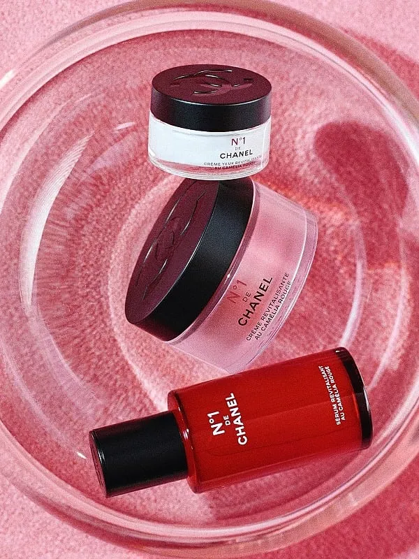 Chanel Beauty’s No.1 de Chanel collection is its most eco-conscious to date, with no use of plastic, no paper inserts, and a Revitalising Cream which is their first ever refillable product. Image: Instagram.com/chanelbeauty 