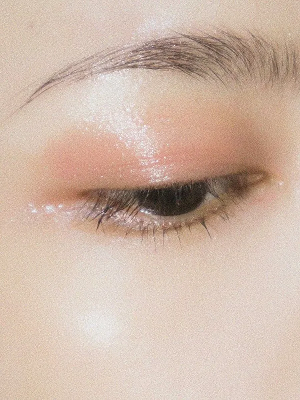 “If your face appears shiny or greasy, your pores look enlarged, you have more than usual whiteheads and blackheads and the tendency to get breakouts and pimples, you most likely have oily skin,” explains Dr Manasi Shirolikar. Image: Pexels 