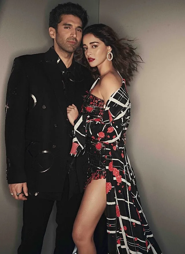 Aditya Roy Kapur and Ananya Panday wearing Malhotra's Diffuse line 