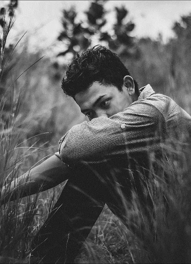 Sensitive people tend to be intelligent, big-hearted, and wonderfully creative, yet society tells them to hide the sensitivity that makes them this way. Image: Pexels 