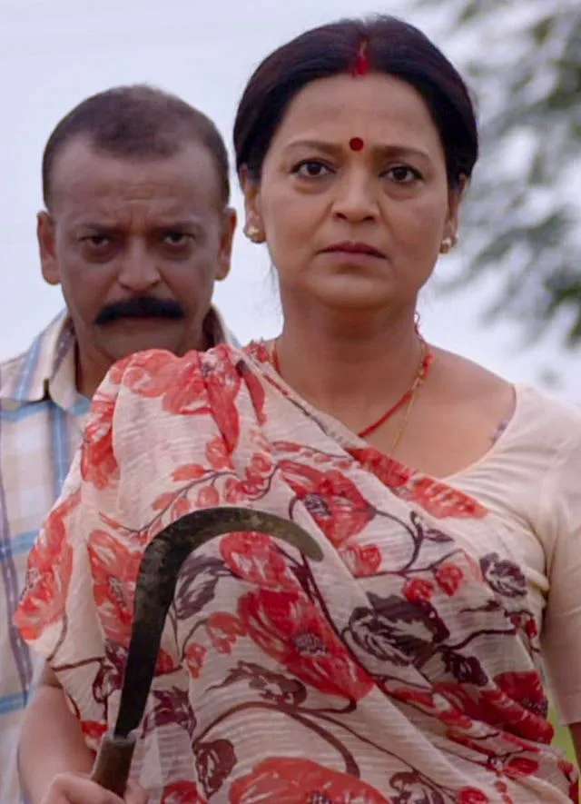 The director insisted on the involvement of local artists, hoping that their presence on the silver screen would generate pride within the community. 