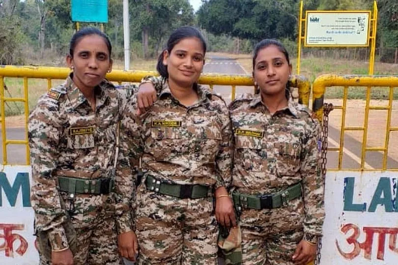 Tadoba’s Kajal Nikode with her colleagues at Mohurli. Image: Chandreyi Bandyopadhyay 