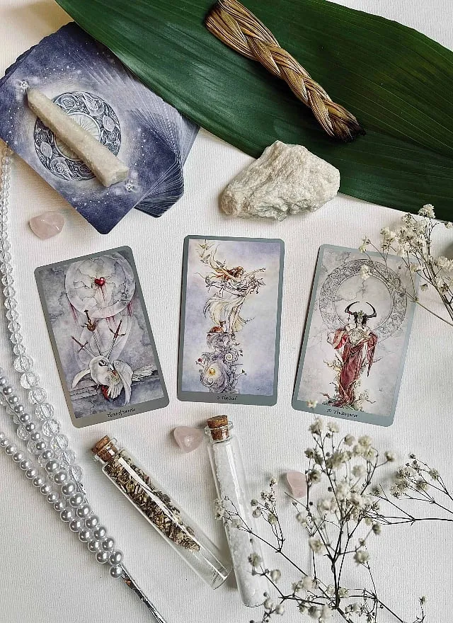 The success of Instagram accounts like Moon Omens, astrologers like Chani Nichols and her successful app CHANI, and tarot card readers including Alina or Ali’s Tarot  and Minnow Pond Tarot, all point towards a reliance on something abstract and ‘unscientific’. Image: Pexels 