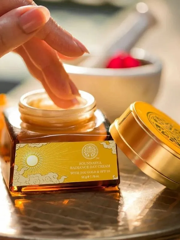 One of the bestselling products from Forest Essentials, the Soundarya Radiance Cream contains ghee, 24k gold and also has SPF 25 