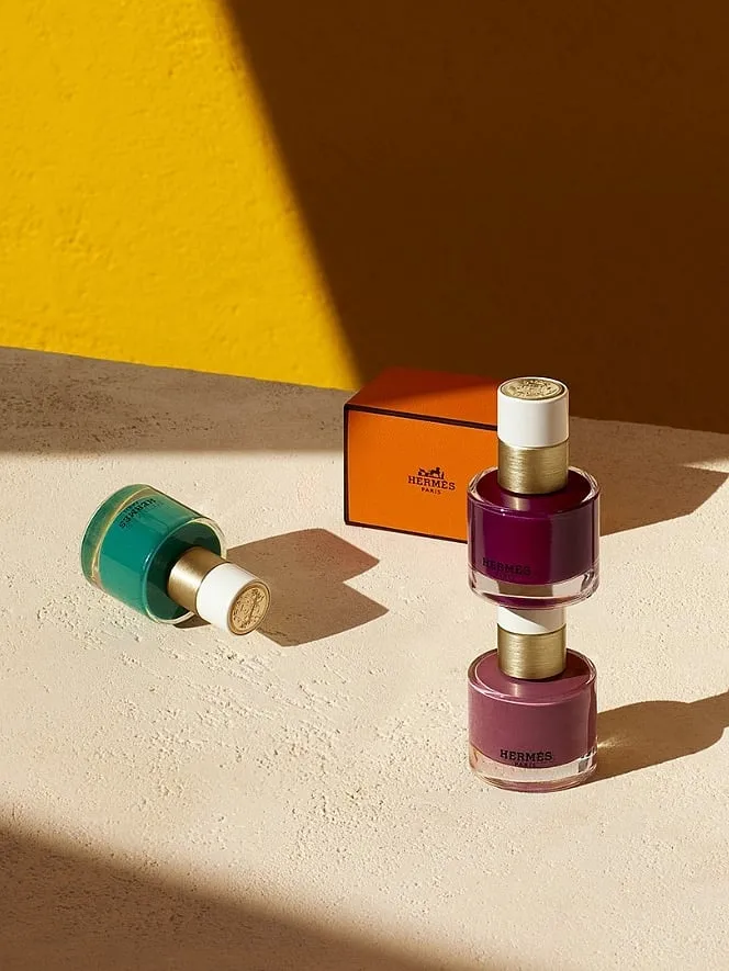 For the nail polishes, we searched for colour and texture references in our enamelling metier also known as Métiers d’Arts, shares Gregoris Pyrpylis 