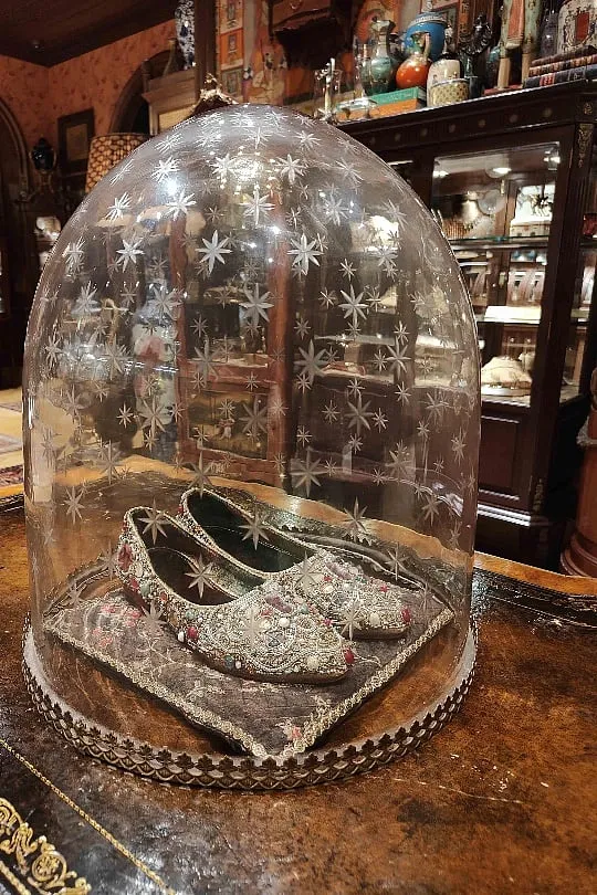 Mukherjee's new 25,862 square-foot store, spread across four storeys, housed in a neo-classical heritage structure just off Mumbai’s fabled Horniman Circle is his most ambitious yet. Image: Kimi Dangor 