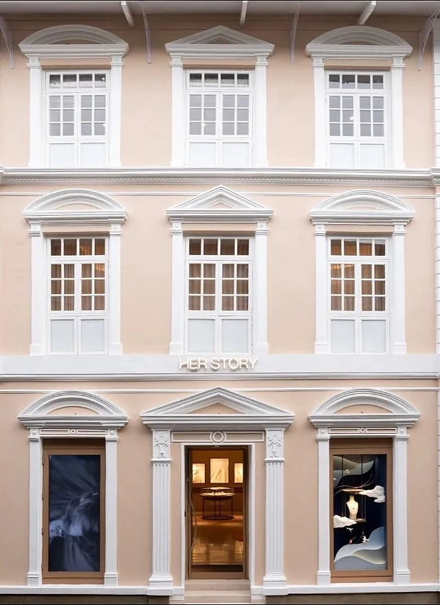 Her Story is spread over 2700 square feet, located strategically around the corner from Rhythm House 