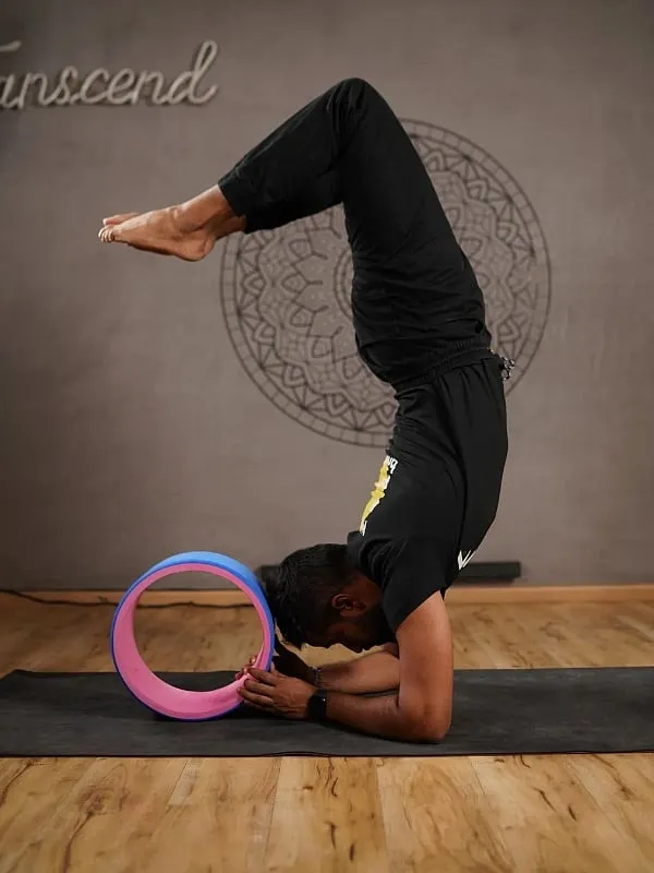 Sarvesh Shashi advises drinking enough water during the day and maintain consistency in the Pranayama practice, especially the cooling practice.  Image: Instagram.com/sarvesh_shashi 