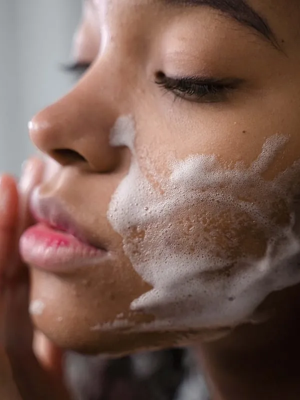 “Foaming cleansers contain ingredients that penetrate the skin and cleanse it of dirt and grime,” says Mumbai-based dermatologist Dr Madhuri Agarwal. Image: Pexels 