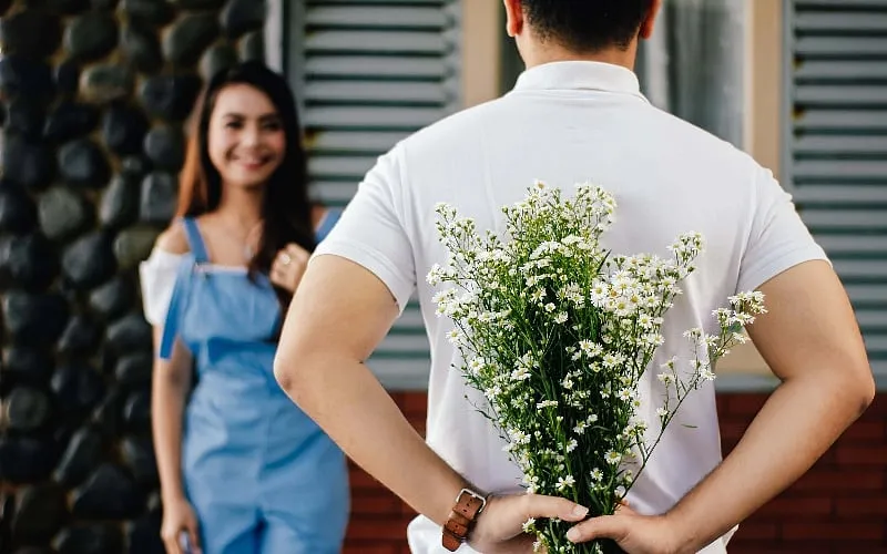 The process of getting to know a person isn’t an objective that can be achieved within the span of a few hours. Image: Pexels 