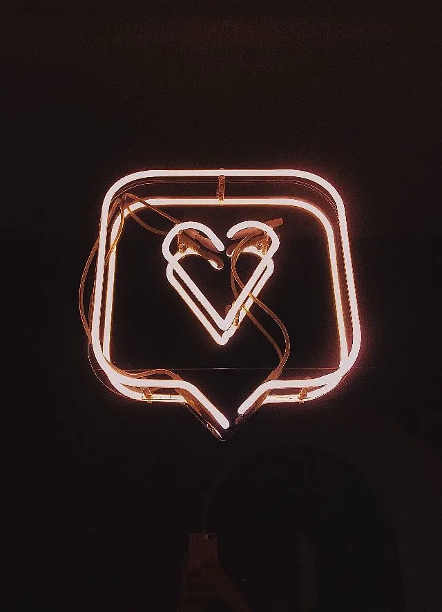 According to dating app Gleeden, more than six people out of 10 in India have already explored a non-traditional relationship. Image: Unsplash 
