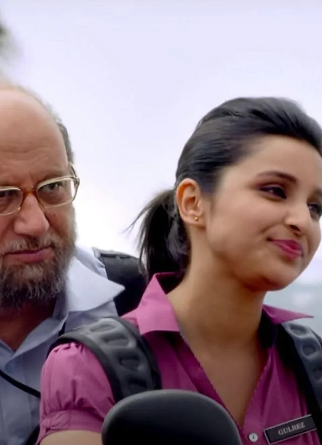 A still from Daawat-e-Ishq (2014), a film where the characters of Parineeti Chopra and Anupam Kher are Hyderabadis who speak Dakhni. Image: YouTube/YRF 