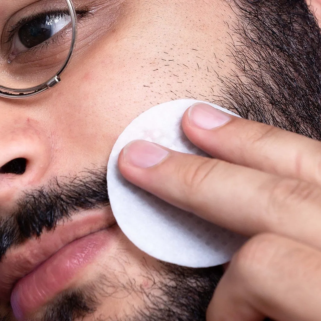 “While women associate healthy skin with skin that’s glowing, men generally associate healthy skin with skin that looks fresh” says Dr Pooja Talera Shah. Image: Unsplash 