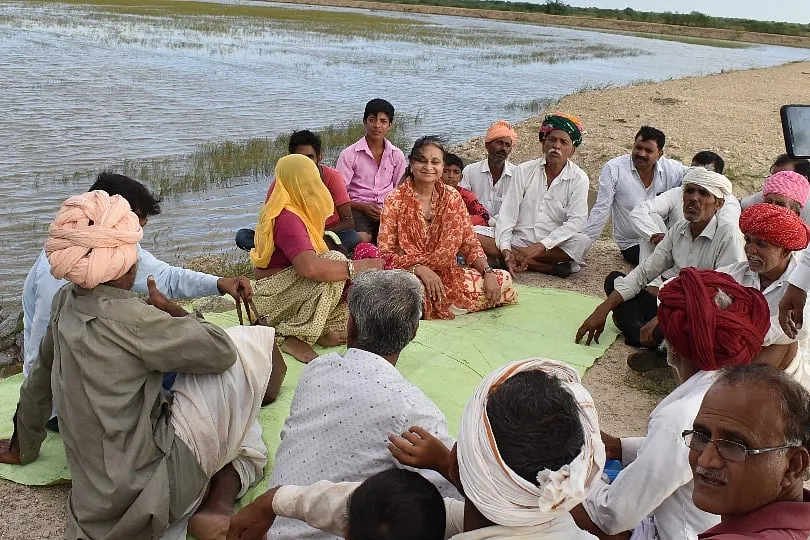 Ruia’s set of protocols highlight that the village in consideration must give up detrimental practices like child marriage, dowry, mrityu bhoj (a mass feeding of villages on occasions honouring ancestors), and the consumption of alcohol and tobacco 