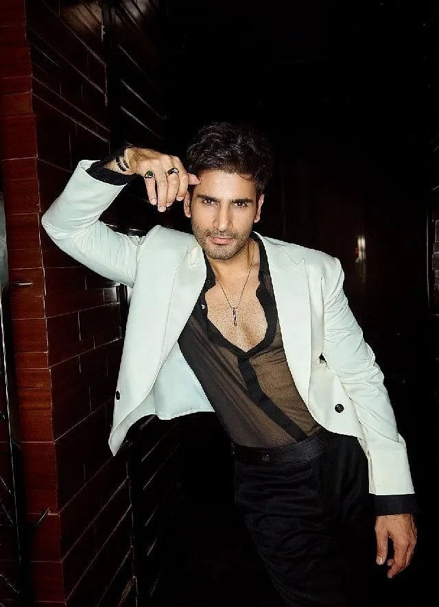 Actor Karan Tacker believes he's warming up to the idea of being an “influencer”. Image: Instagram.com/karantacker 
