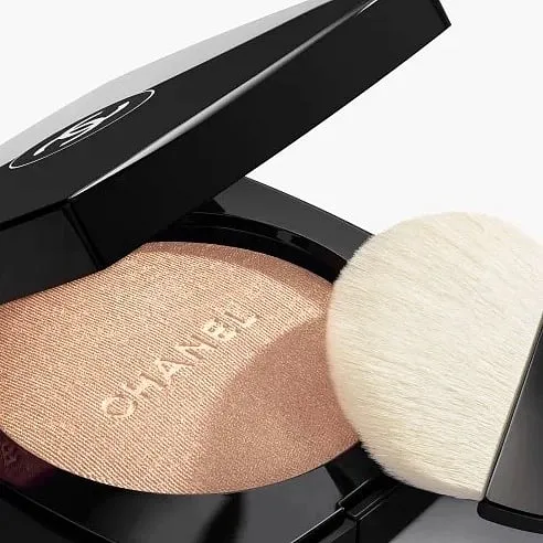 Poudre Lumière Highlighting Powder, ChanelA luminous base is key to acing the latte make-up look.Up your glow game by dusting this highlighter from Chanel on the high points of your face. The finely milled powder looks flattering, even when applied liberally, while ingredients like squalane and glycerin keep the skin moisturised. The ivory-hued golden powder can also be dabbed on the lids and lips to play up the drama. Price on requestShop exclusively at Chanel storesImage: Instagram.com/chanelbeauty 